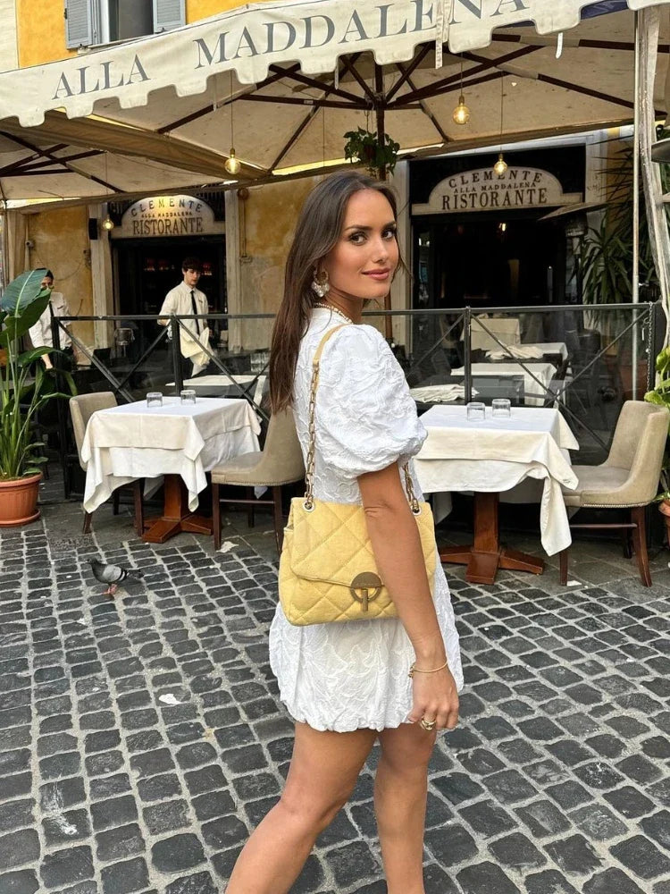 Cloe | Mini Vestido con Mangas Abullonadas.