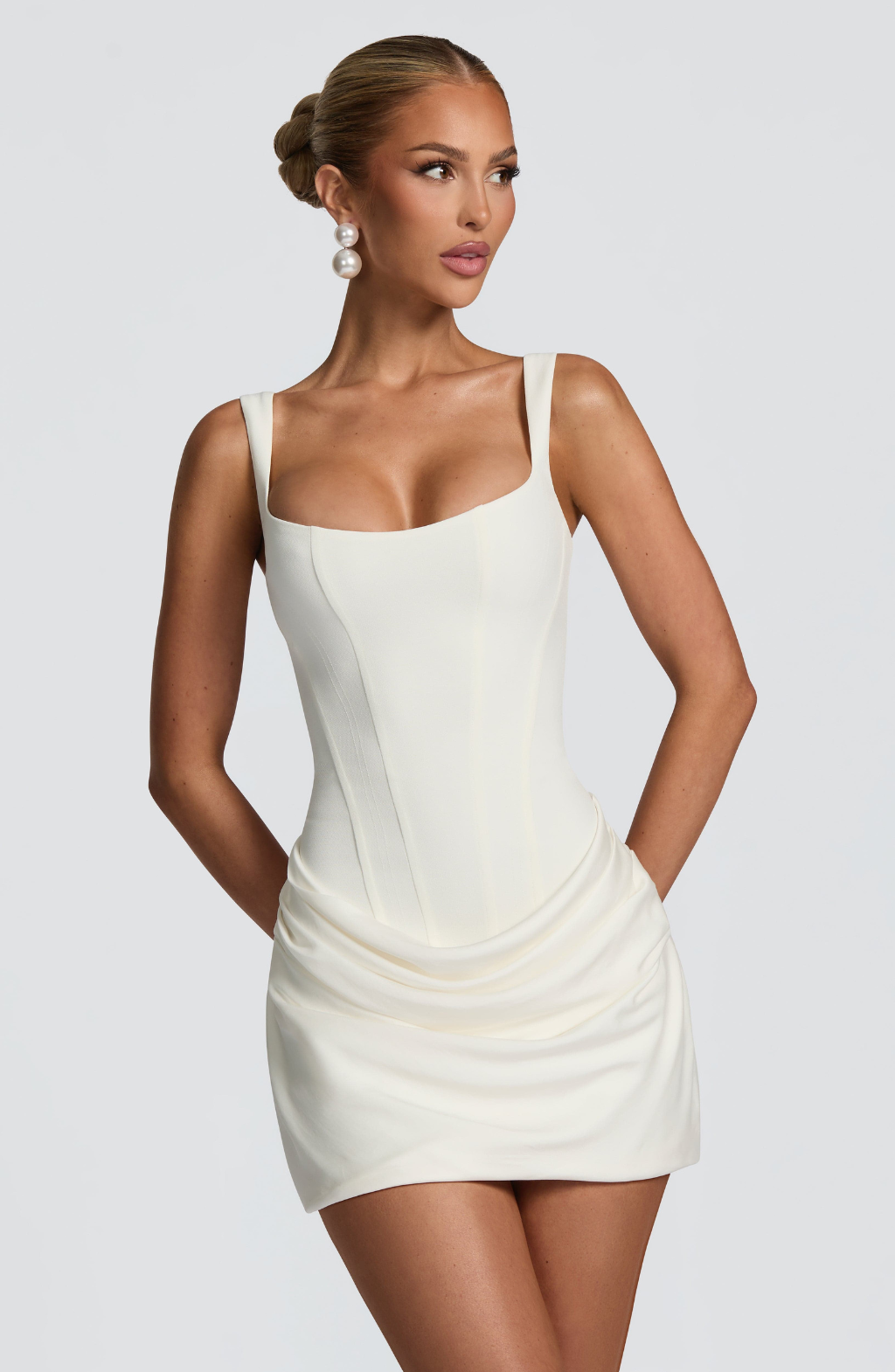Cataleya Mini | Vestido corto reloj de arena.