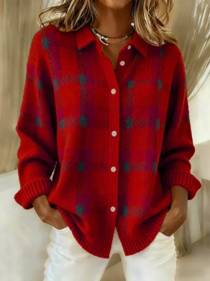 Lara – Blusa de punto con estampado de cuadros roja.