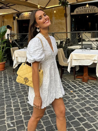 Cloe | Mini Vestido con Mangas Abullonadas.