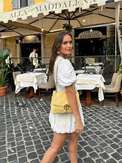 Cloe | Mini Vestido con Mangas Abullonadas.