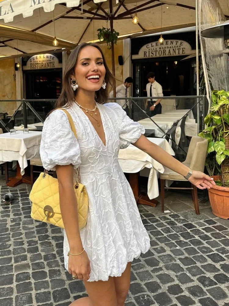 Cloe | Mini Vestido con Mangas Abullonadas.