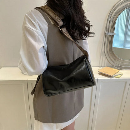 Maya |Elegante bolso  de piel sintética vintage
