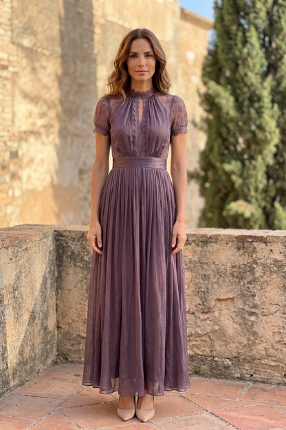 Flavia | Vestido largo morado con escote en forma de llave, borde de encaje de chiffon